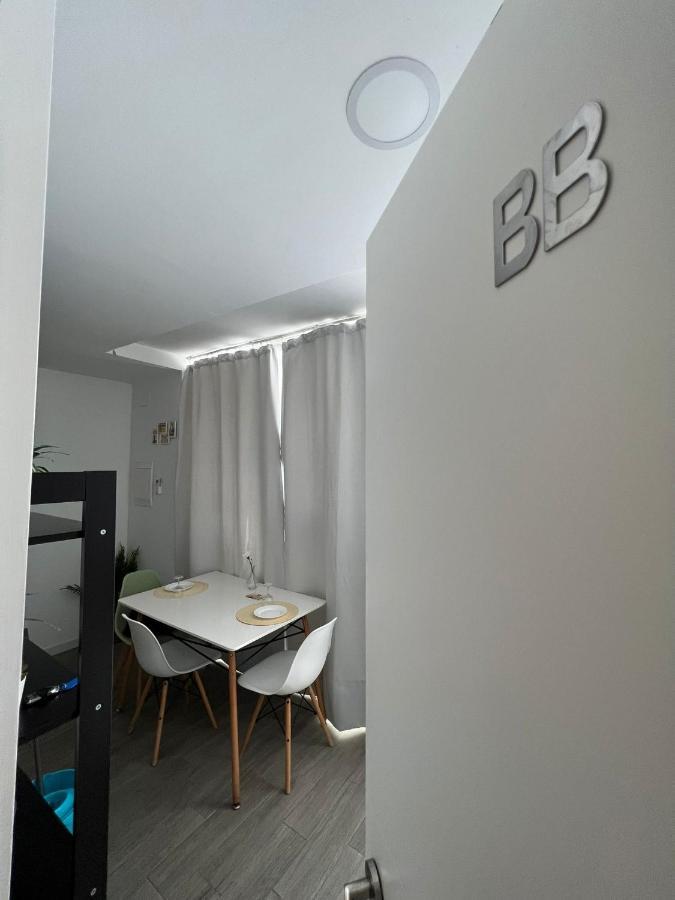 Coqueto Apartamento Nuevo En Pleno Centro De Algeciras Bb Zimmer foto